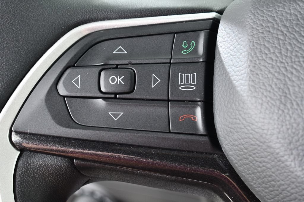 Used 2023 Jeep Grand Cherokee Altitude AWD/4WD image 33