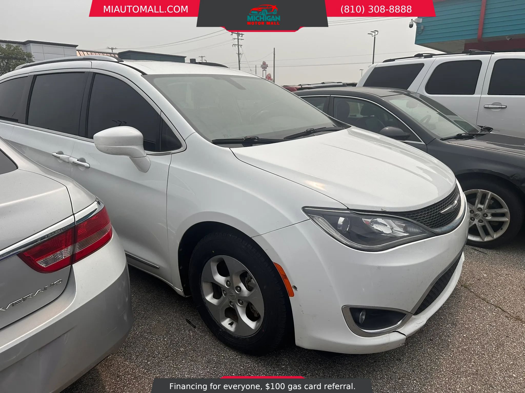 Used 2017 Chrysler Pacifica Touring-L Plus FWD image 3