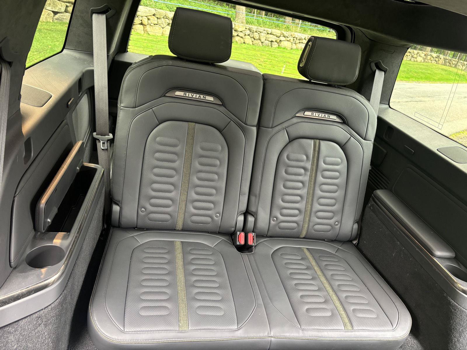 Used 2022 Rivian R1S Launch Edition AWD/4WD image 26
