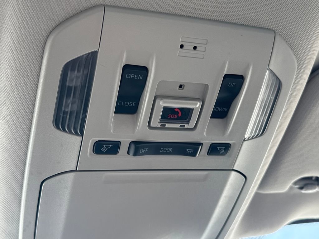 Used 2021 Toyota Highlander Limited AWD/4WD image 35