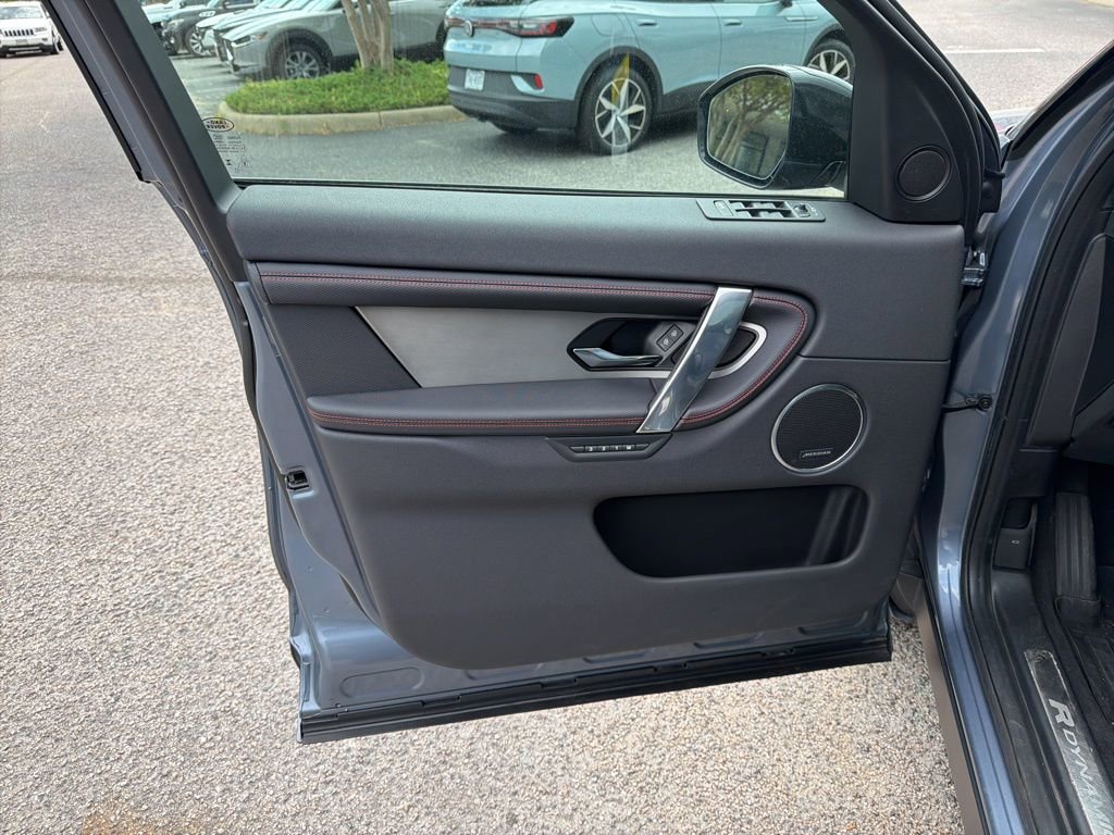 Used 2023 Land Rover Discovery Sport SE R-Dynamic image 14