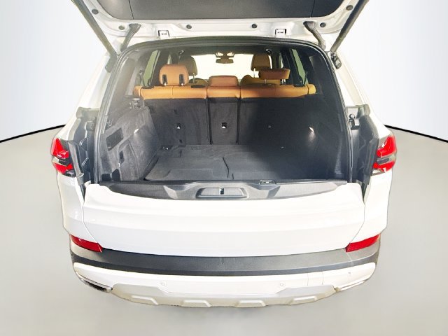 Used 2024 BMW X5 xDrive40i w/ Parking Assistance Package AWD/4WD image 34