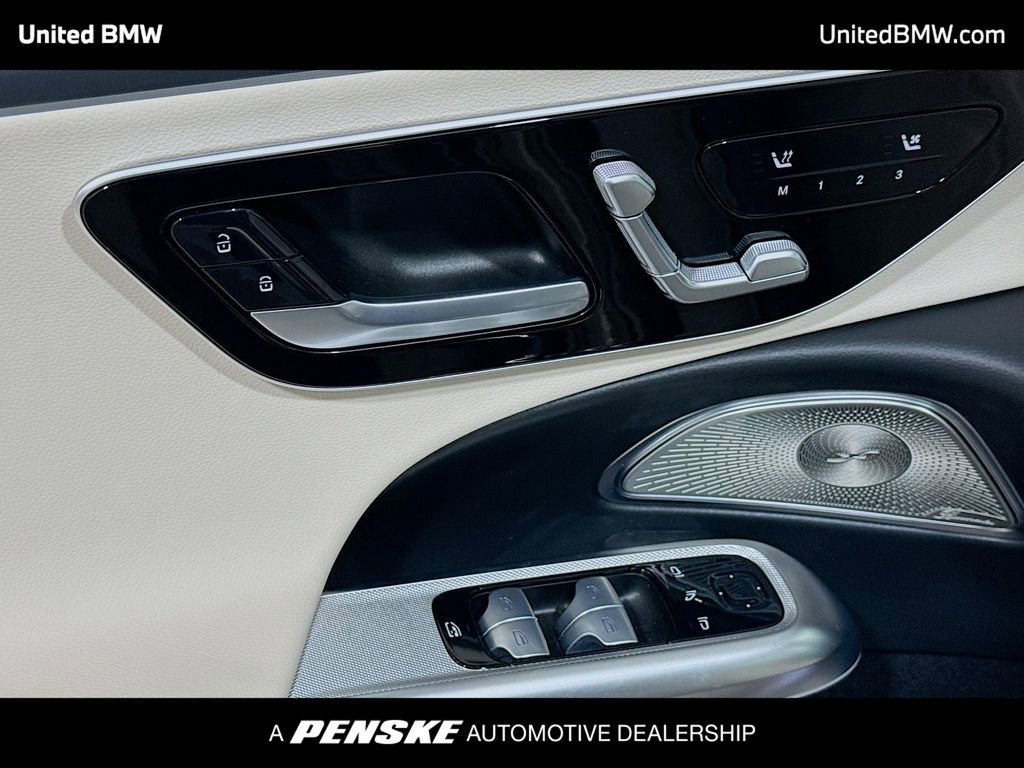 Used 2024 Mercedes-Benz E 350 4MATIC Sedan image 3