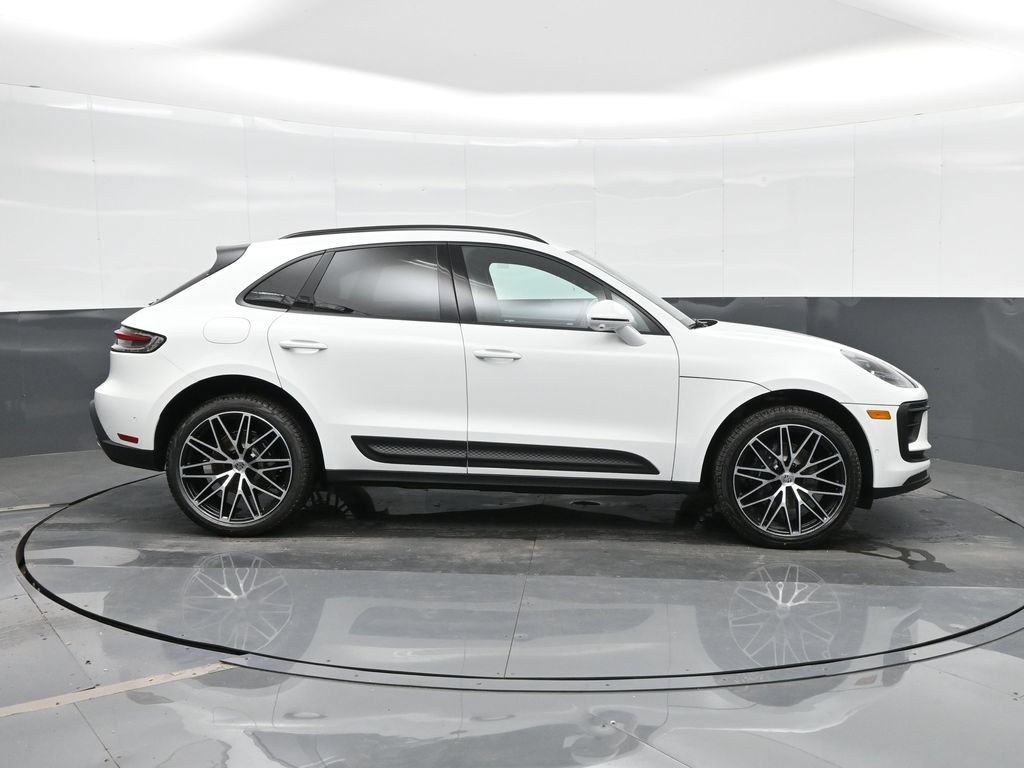 Certified 2026 Porsche Macan AWD/4WD image 10