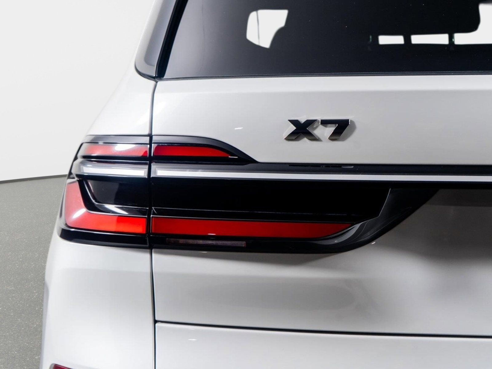 Used 2025 BMW X7 M60i image 12