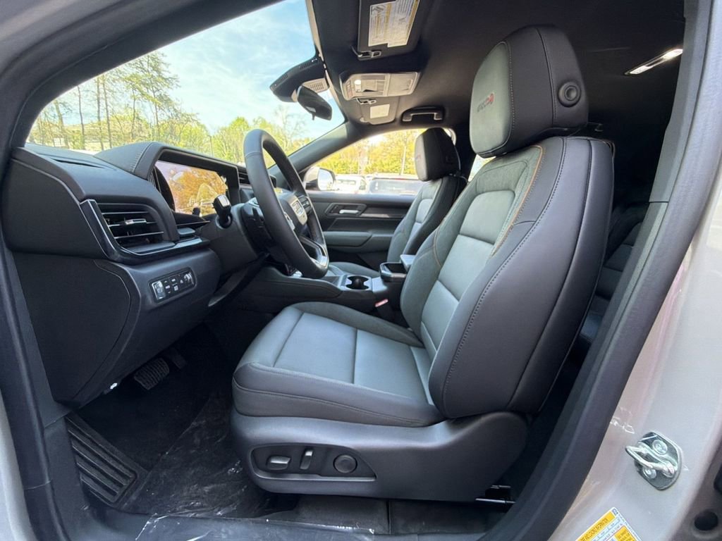 New 2026 GMC Terrain AT4 AWD/4WD image 13