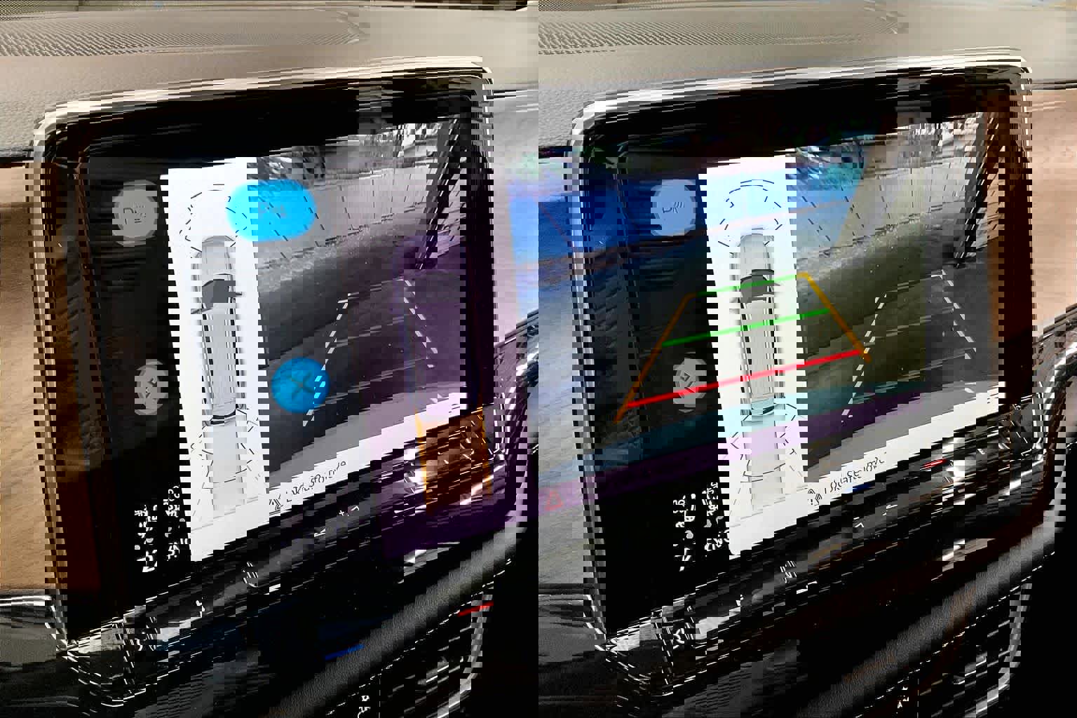 Used 2025 Volkswagen Atlas SE w/ Panoramic Sunroof Package image 24