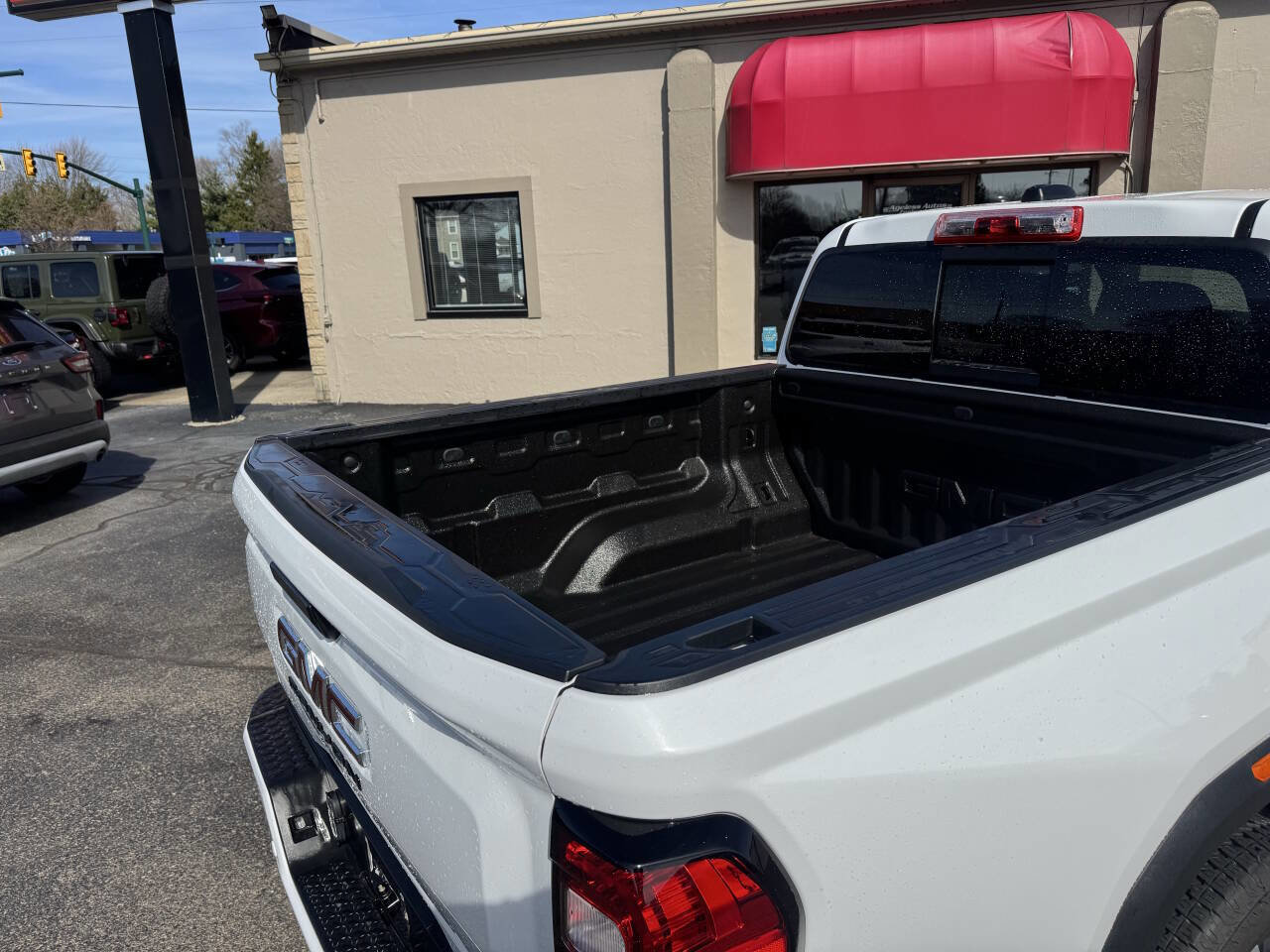 Used 2024 GMC Canyon AT4 w/ Technology Package AWD/4WD image 6