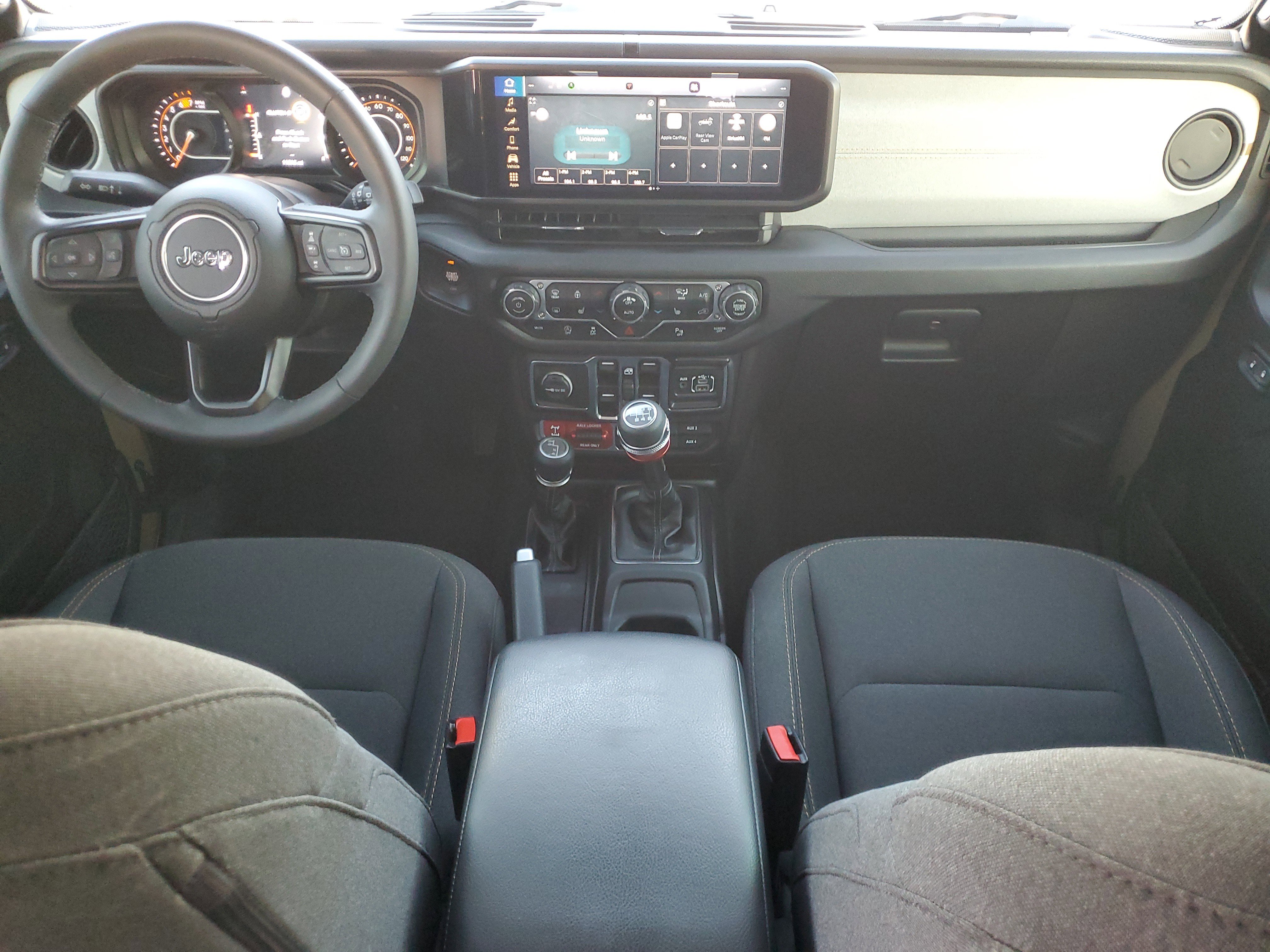 Used 2025 Jeep Wrangler Willys image 16