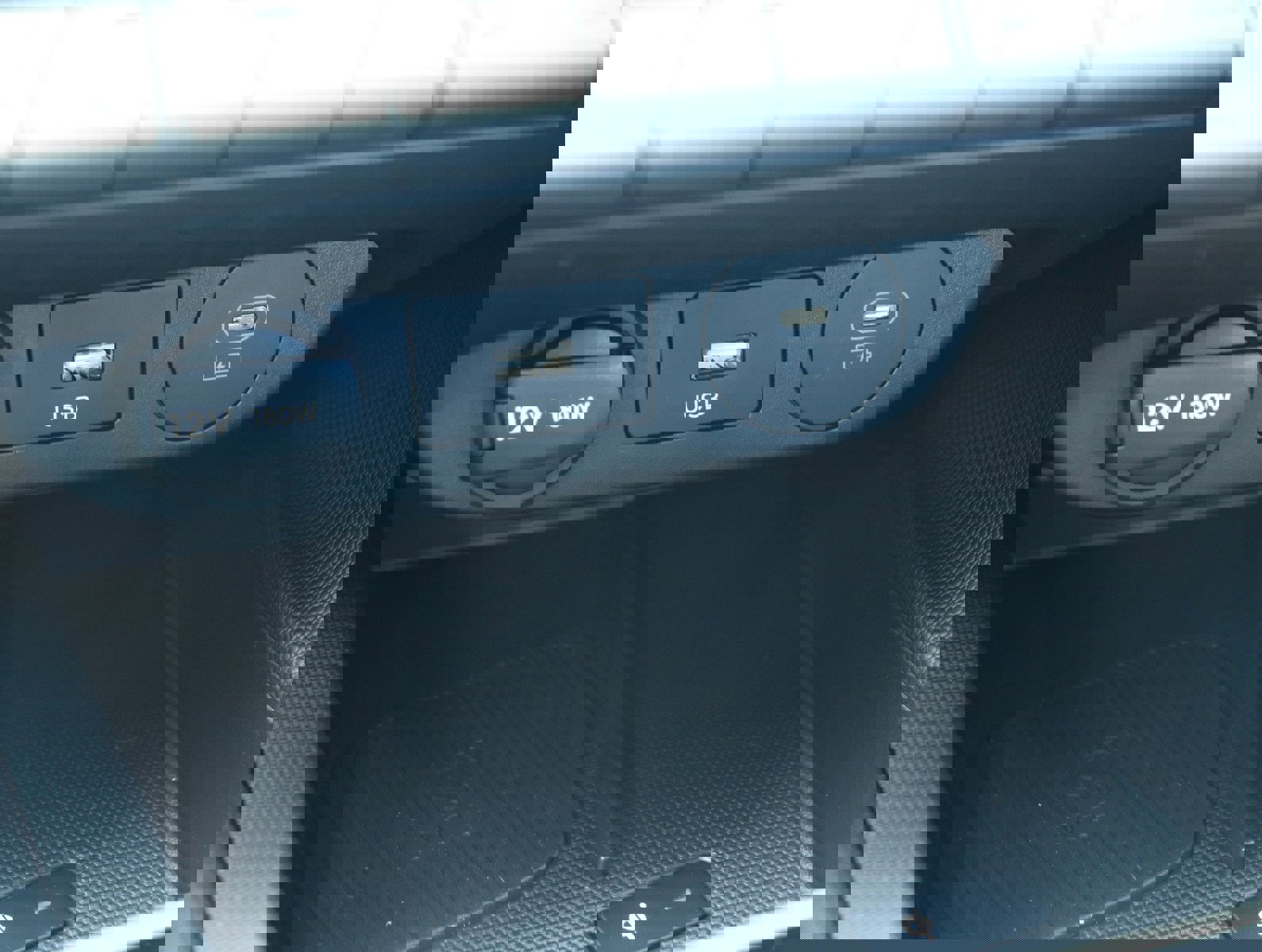 New 2025 Hyundai Elantra Limited image 27