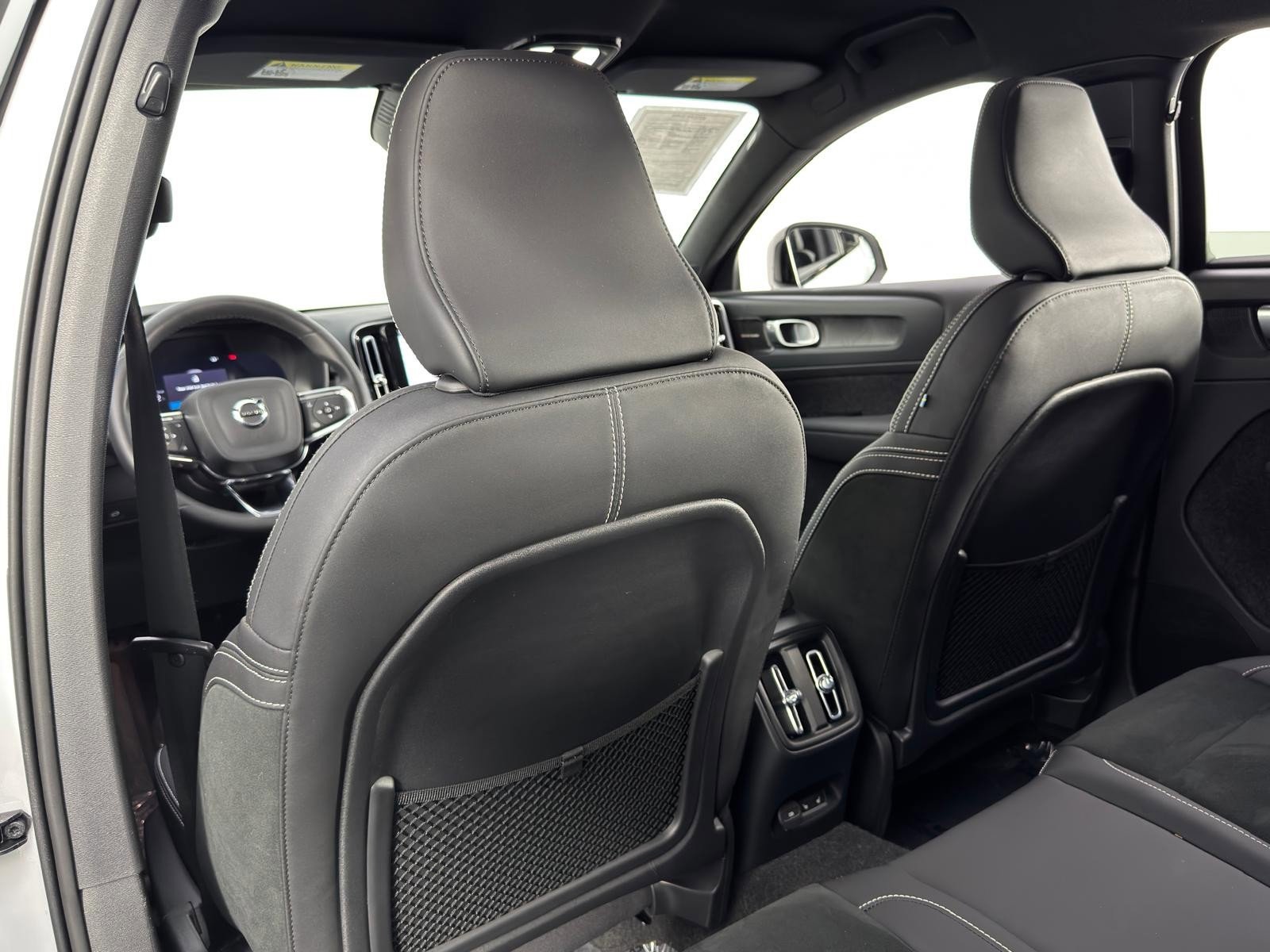 Used 2023 Volvo C40 P8 Recharge Ultimate w/ Protection Package Premier image 33