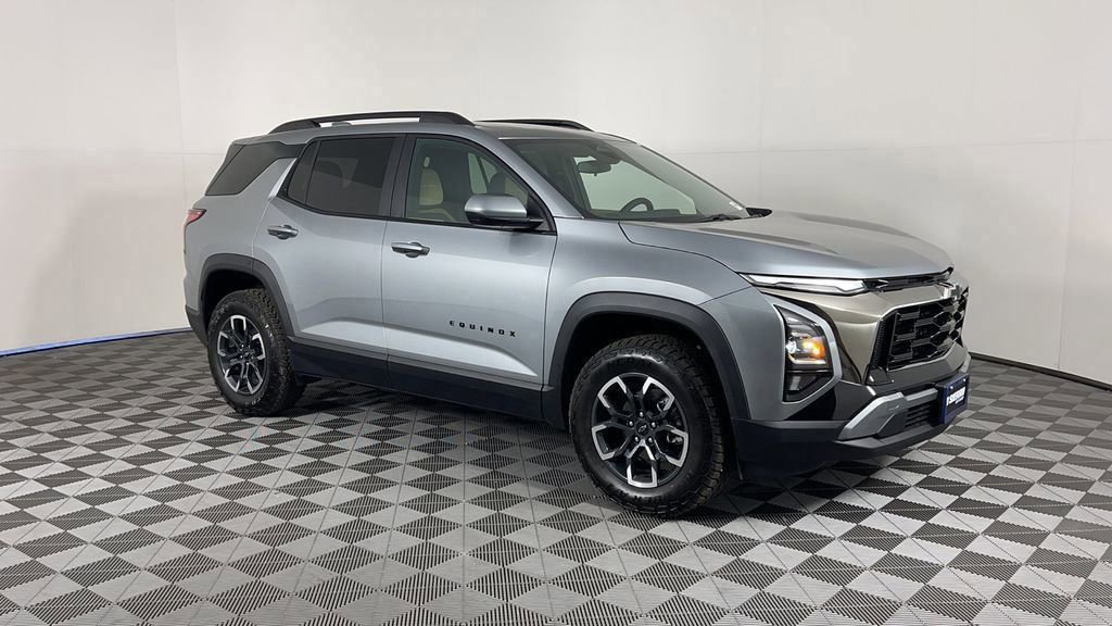 New 2025 Chevrolet Equinox ACTIV image 2