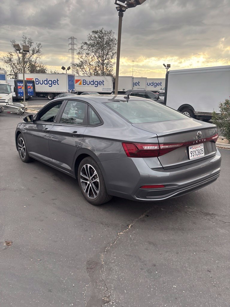Used 2025 Volkswagen Jetta Sport FWD image 5