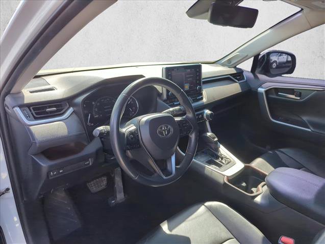 Used 2019 Toyota RAV4 Limited image 11