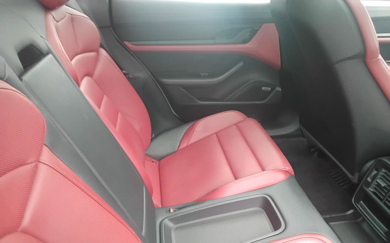 Used 2020 Porsche Taycan 4S image 25