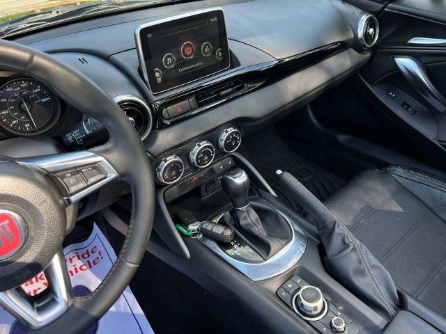 Used 2017 FIAT 124 Spider Lusso image 35