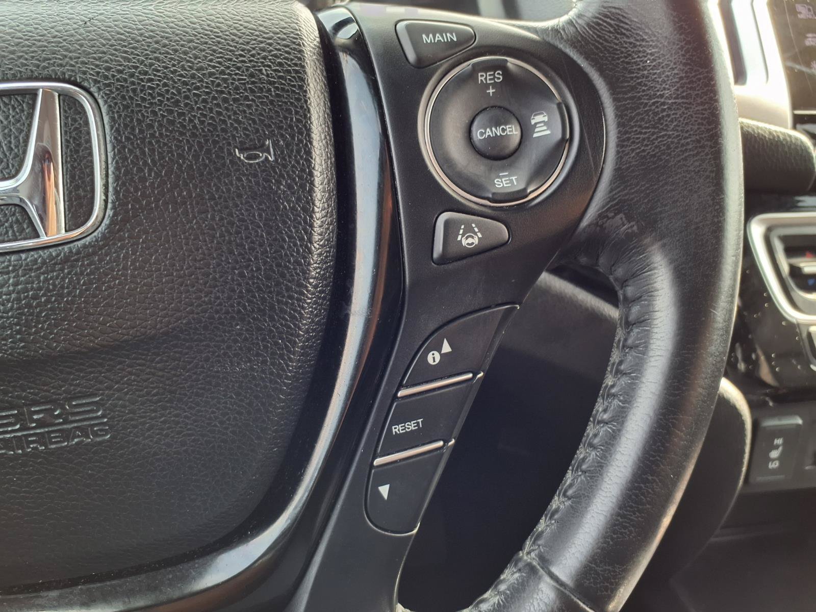 Certified 2017 Honda Pilot Touring image 17