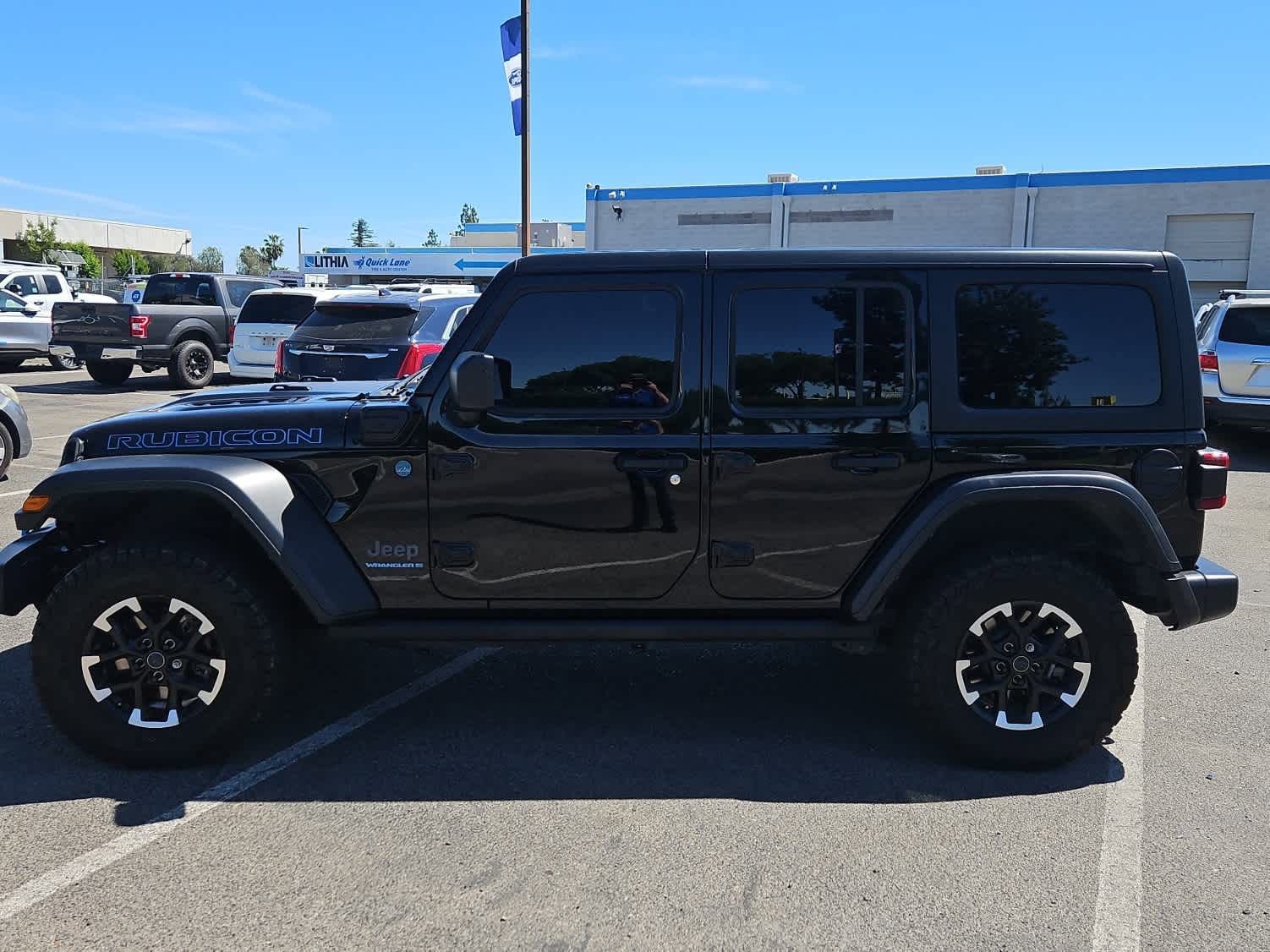 Used 2024 Jeep Wrangler Unlimited Rubicon 4xe w/ Technology Group image 5