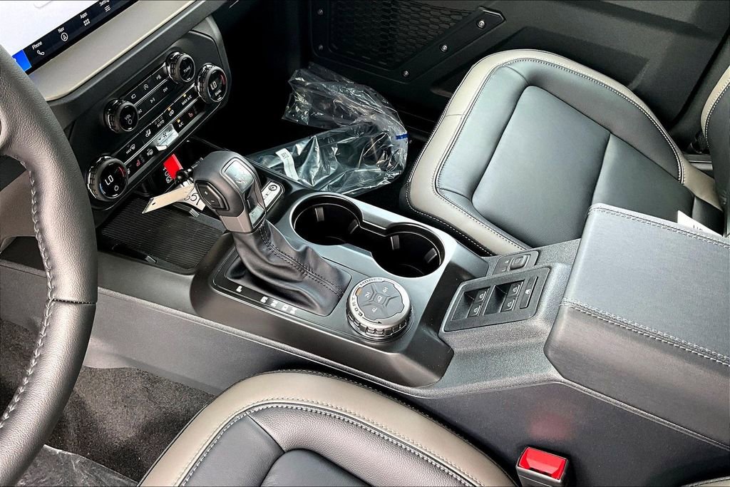 New 2026 Ford Bronco Outer Banks AWD/4WD image 8