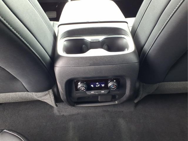 New 2026 Chevrolet Traverse LT w/ Driver Confidence Package AWD/4WD image 17