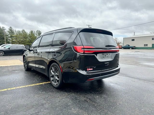 Used 2021 Chrysler Pacifica Touring w/ S Appearance Package image 3