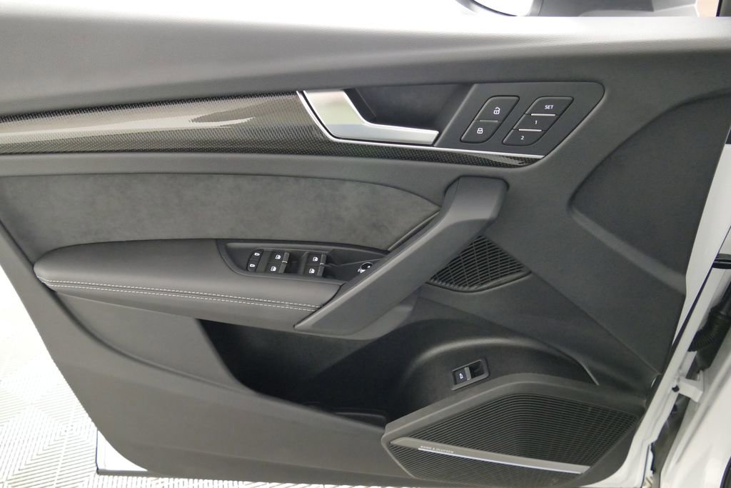 Used 2025 Audi SQ5 Premium Plus w/ Premium Plus Package image 26