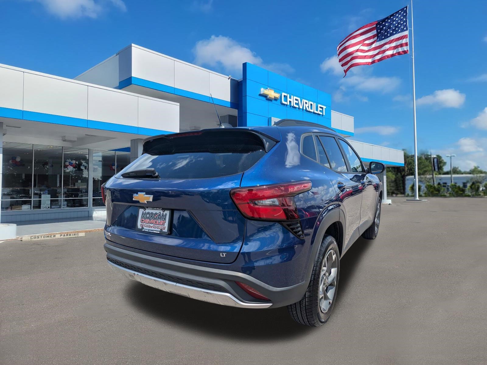 Used 2024 Chevrolet Trax LT w/ Driver Confidence Package FWD image 3