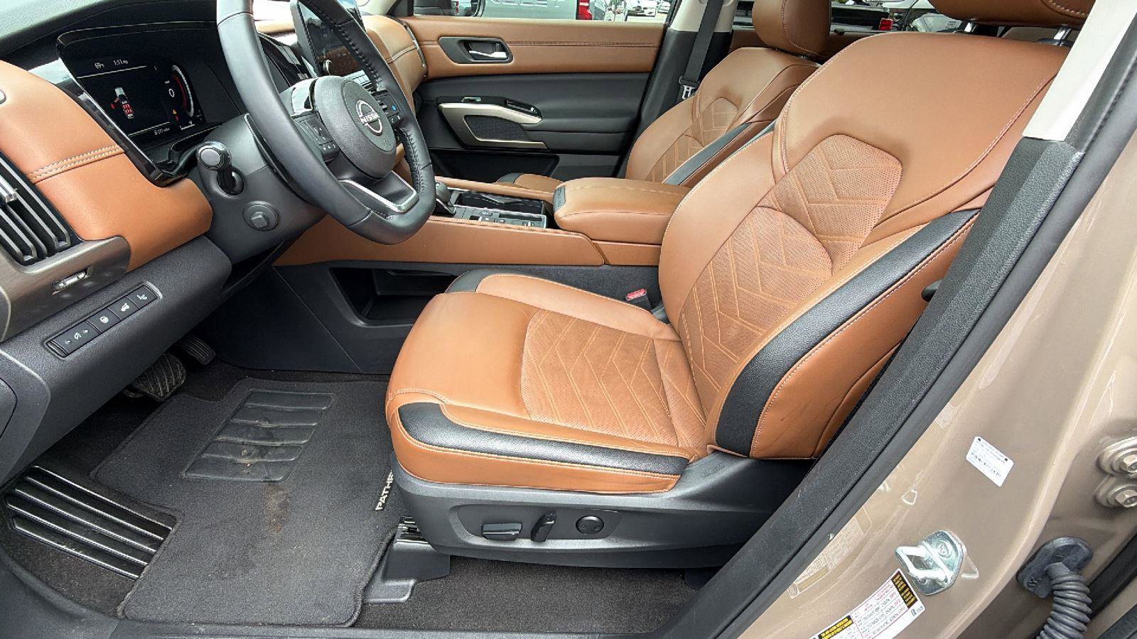 Used 2024 Nissan Pathfinder Platinum w/ Cargo Package FWD image 13