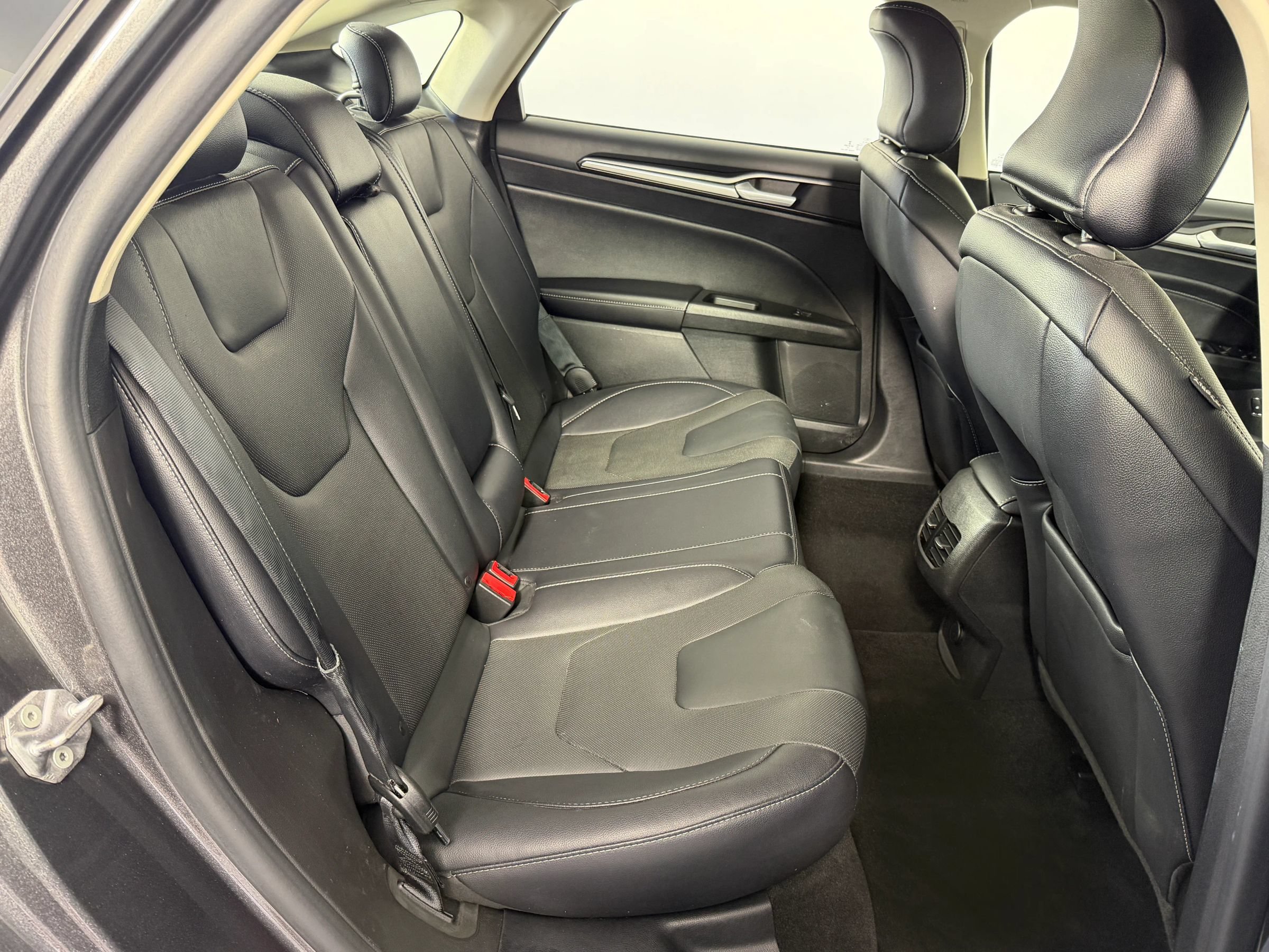 Used 2019 Ford Fusion Titanium FWD image 38