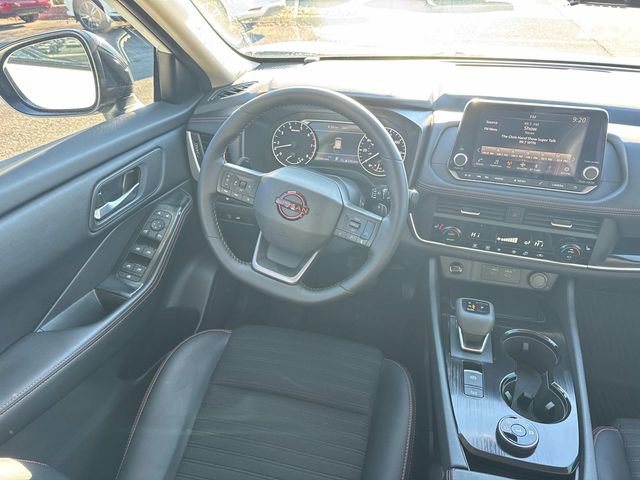 Certified 2025 Nissan Rogue SV AWD/4WD image 19