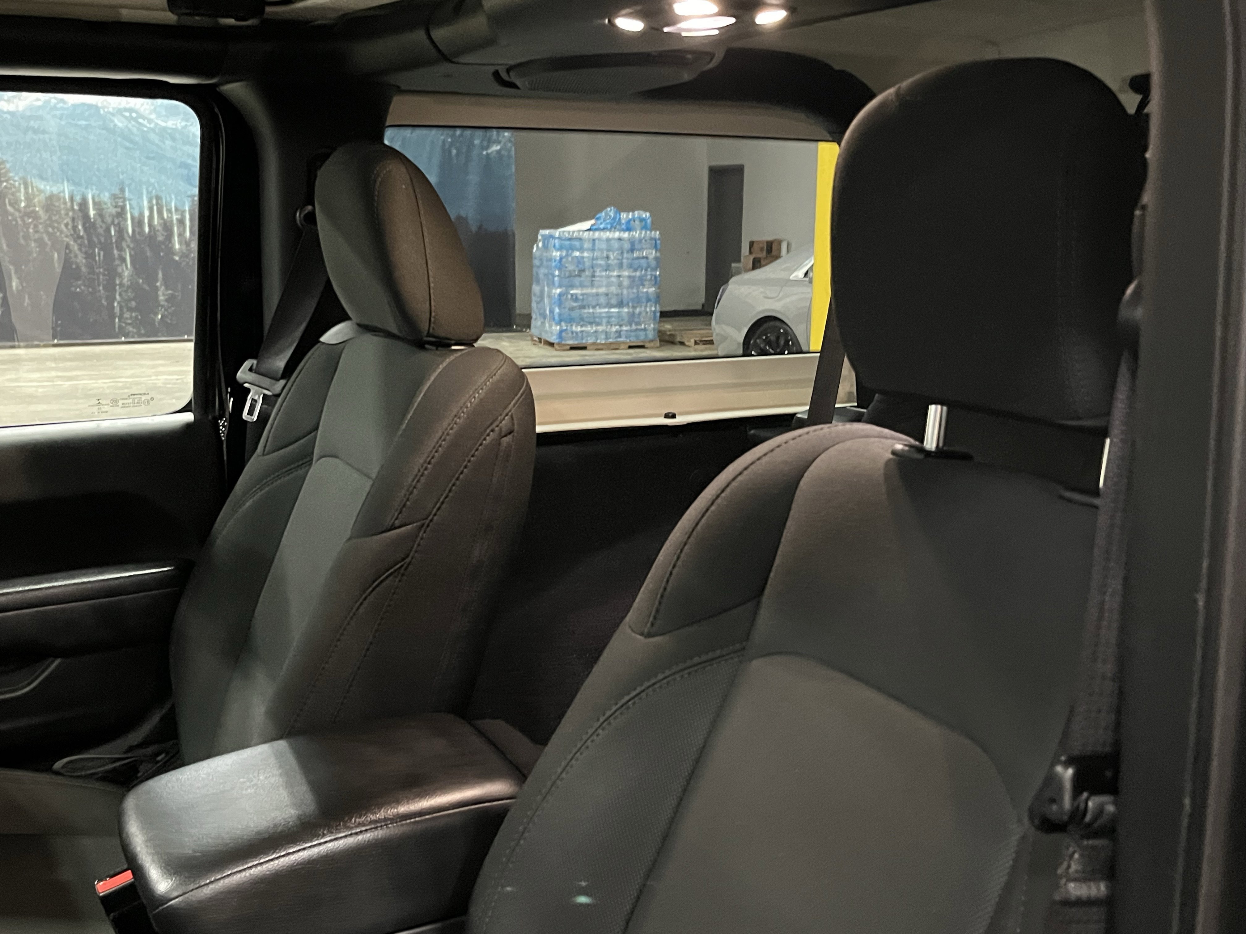 Used 2022 Jeep Wrangler Willys image 14