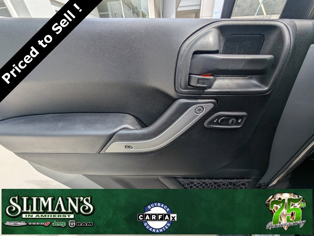 Used 2018 Jeep Wrangler Unlimited Sahara w/ Connectivity Group image 31