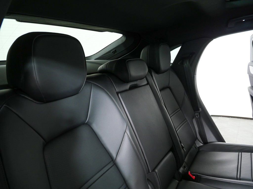 New 2026 Porsche Cayenne S image 24