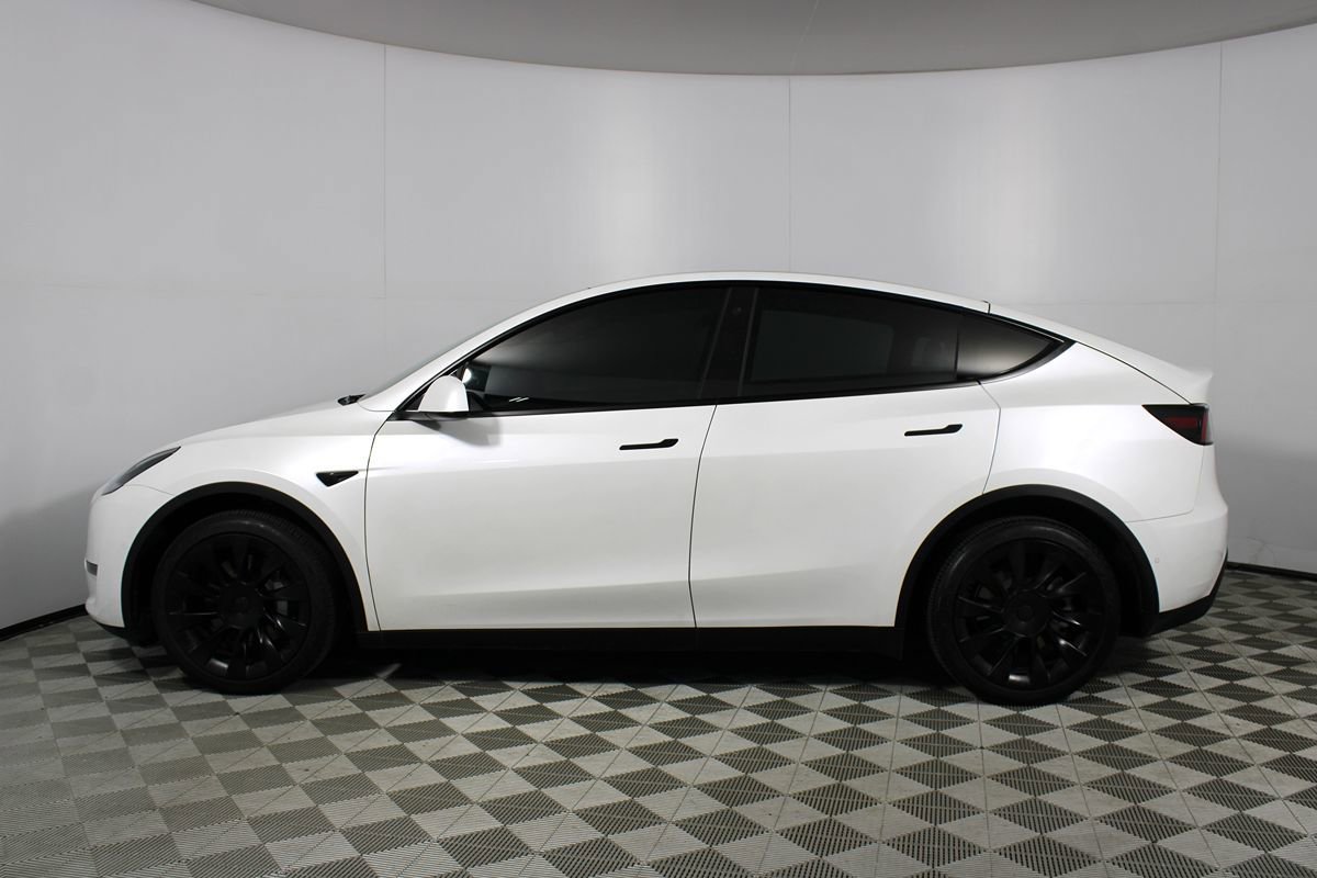 Used 2021 Tesla Model Y Long Range AWD/4WD image 32