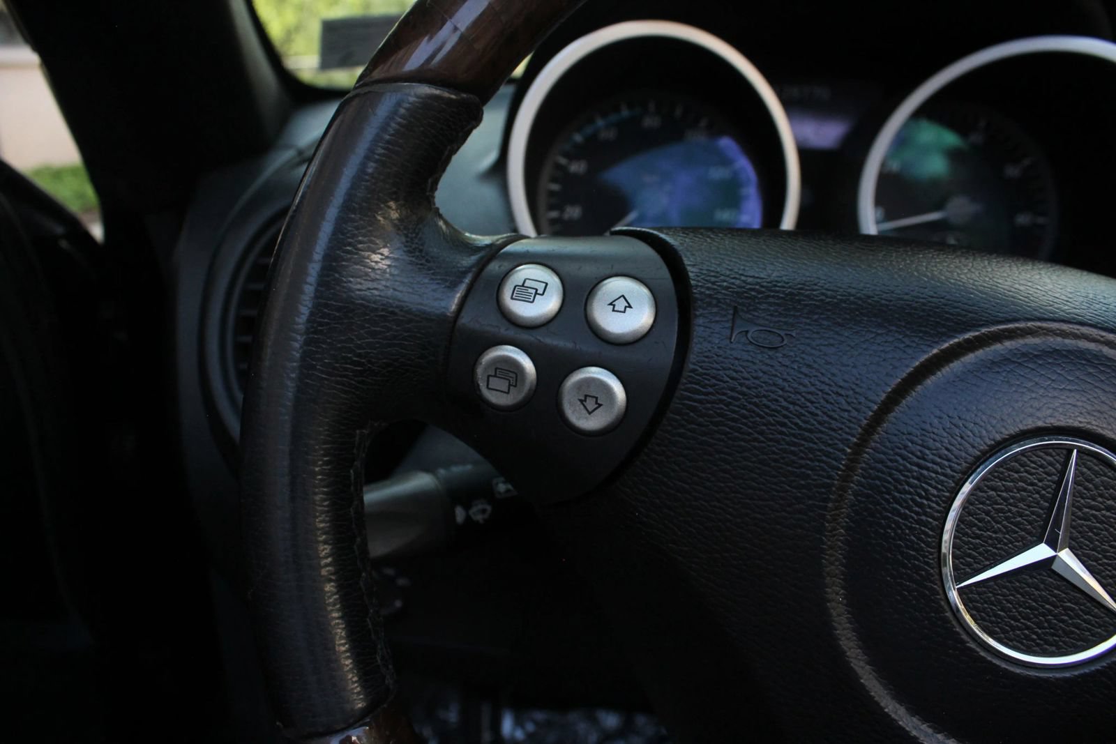 Used 2008 Mercedes-Benz SLK 350 image 19