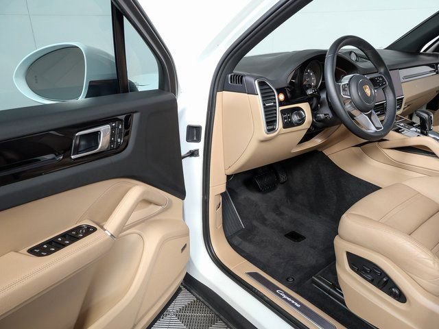 Used 2023 Porsche Cayenne image 8