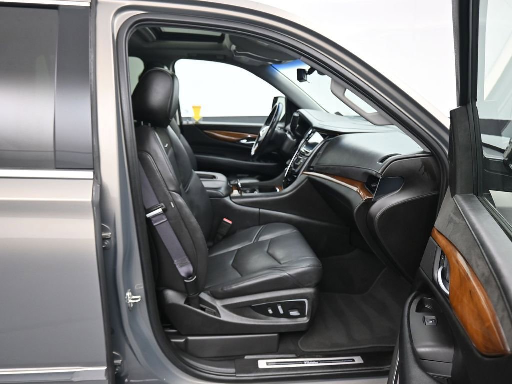 Used 2017 Cadillac Escalade Premium Luxury image 55