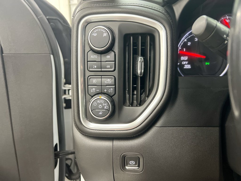 Used 2019 Chevrolet Silverado 1500 LTZ AWD/4WD image 18