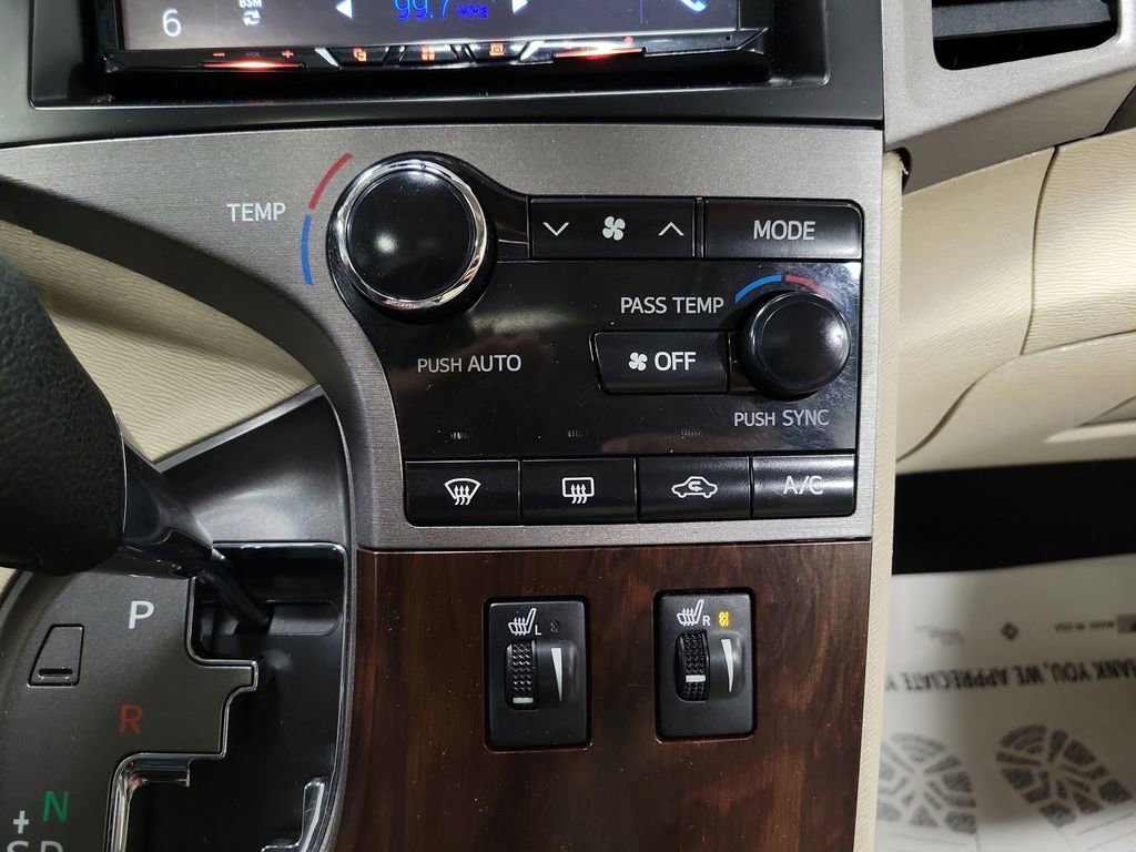 Used 2013 Toyota Venza XLE image 18