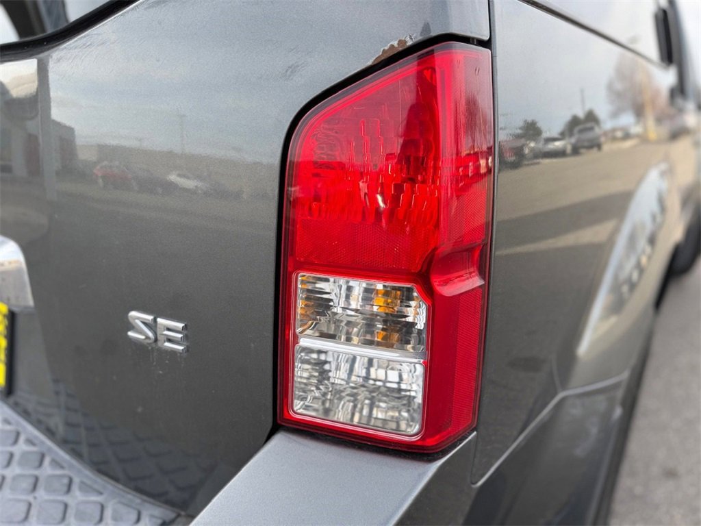 Used 2006 Nissan Pathfinder SE w/ (P01) Se Premium Pkg image 41
