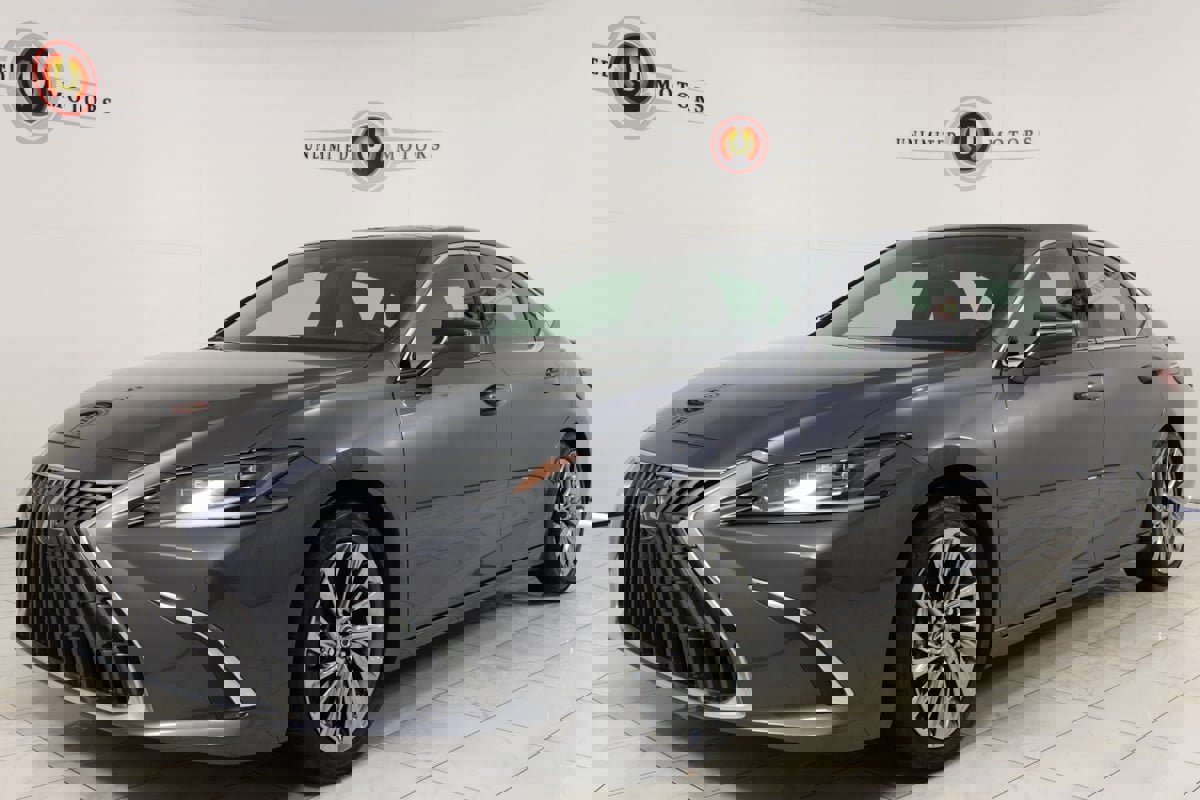 Used 2024 Lexus ES 350 Ultra Luxury w/ Accessory Package (Z2) image 5