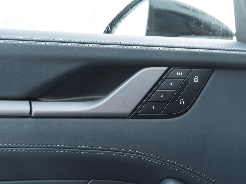 Used 2025 Porsche 911 Carrera image 28