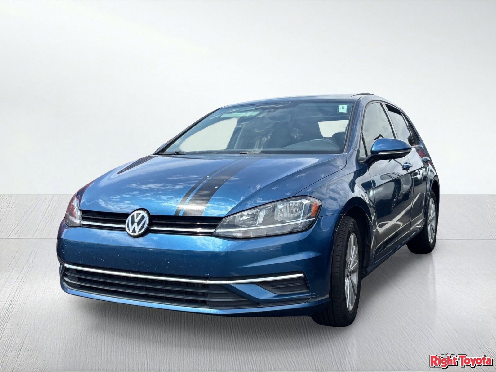 Used 2020 Volkswagen Golf 4-Door image 2