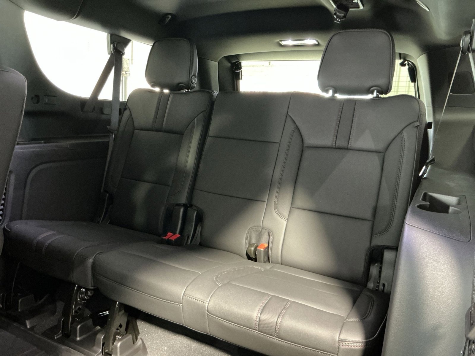 New 2026 Chevrolet Suburban RST w/ Comfort Package AWD/4WD image 33