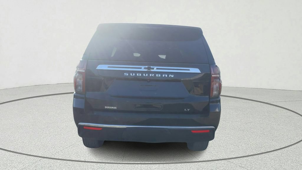 Used 2022 Chevrolet Suburban LT w/ LT Signature Plus Package RWD image 5