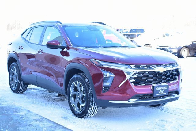 Used 2025 Chevrolet Trax LT w/ LT Convenience Package image 7