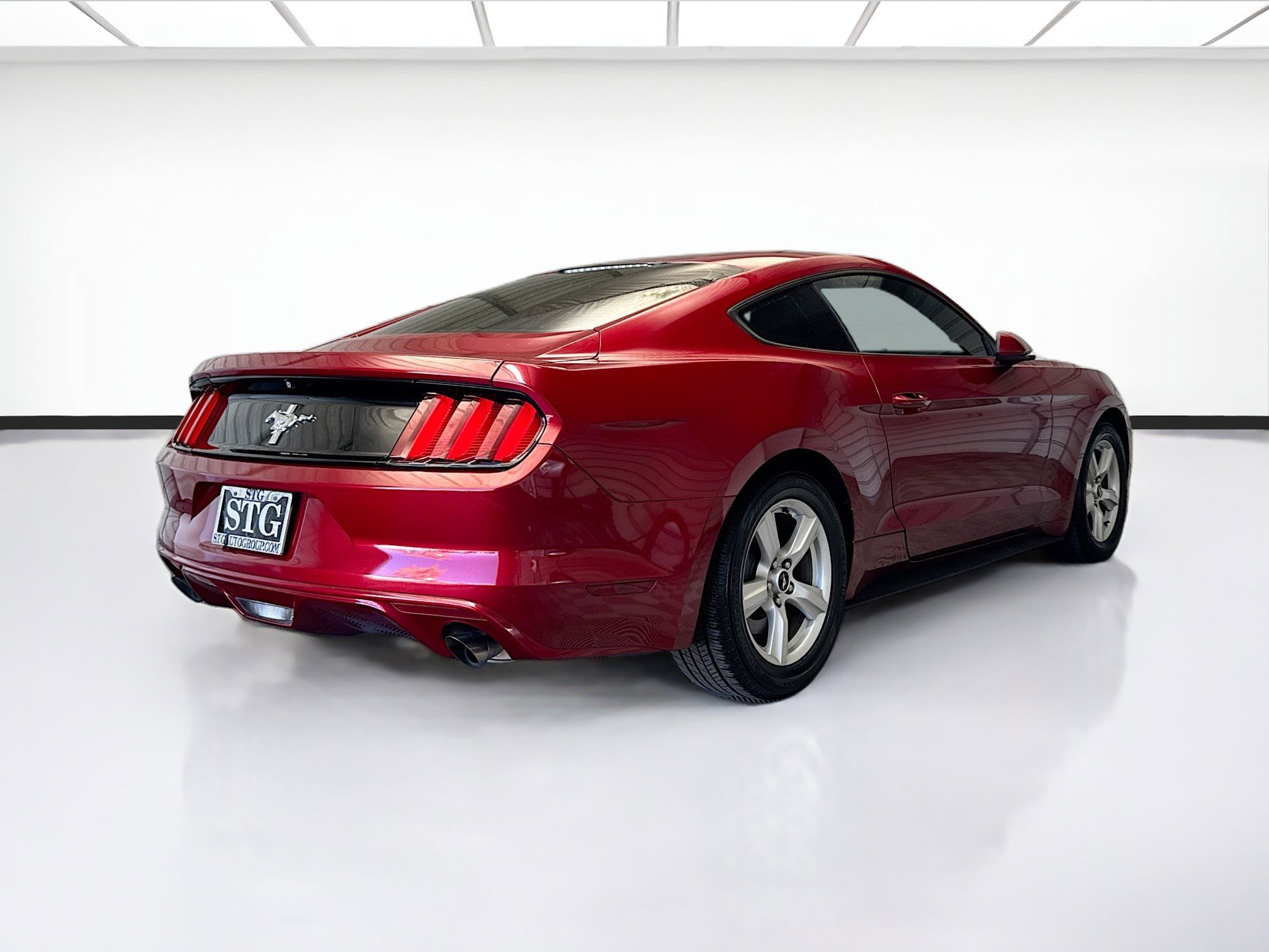 Used 2017 Ford Mustang Coupe image 4