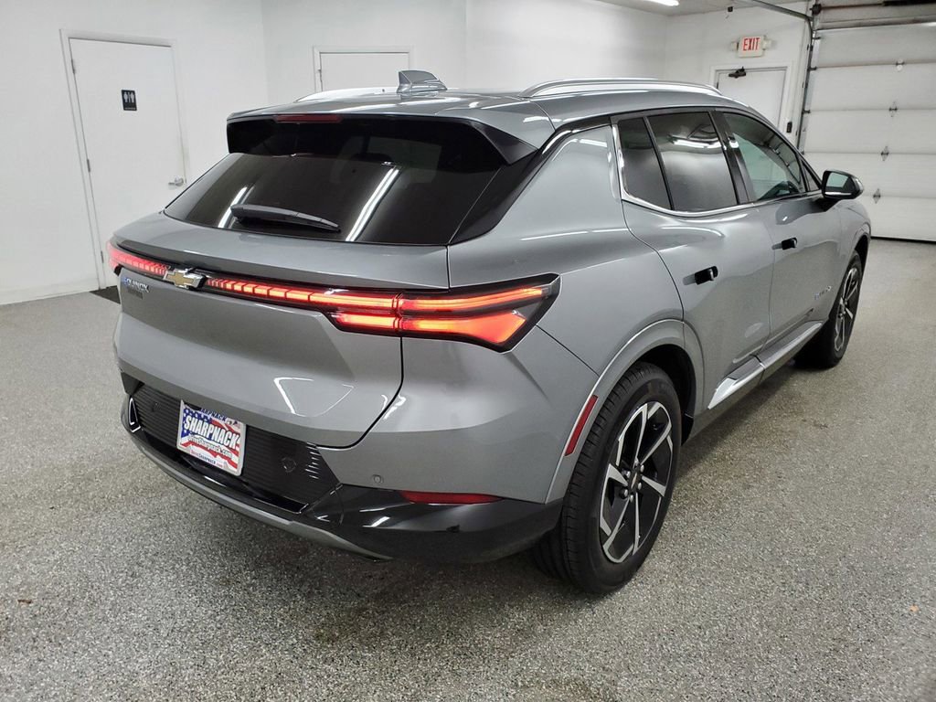 Used 2025 Chevrolet Equinox EV LT image 4