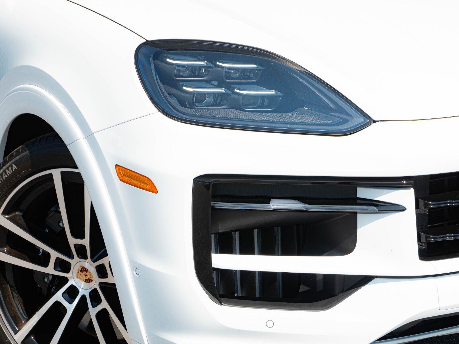 Used 2026 Porsche Cayenne GTS AWD/4WD image 37