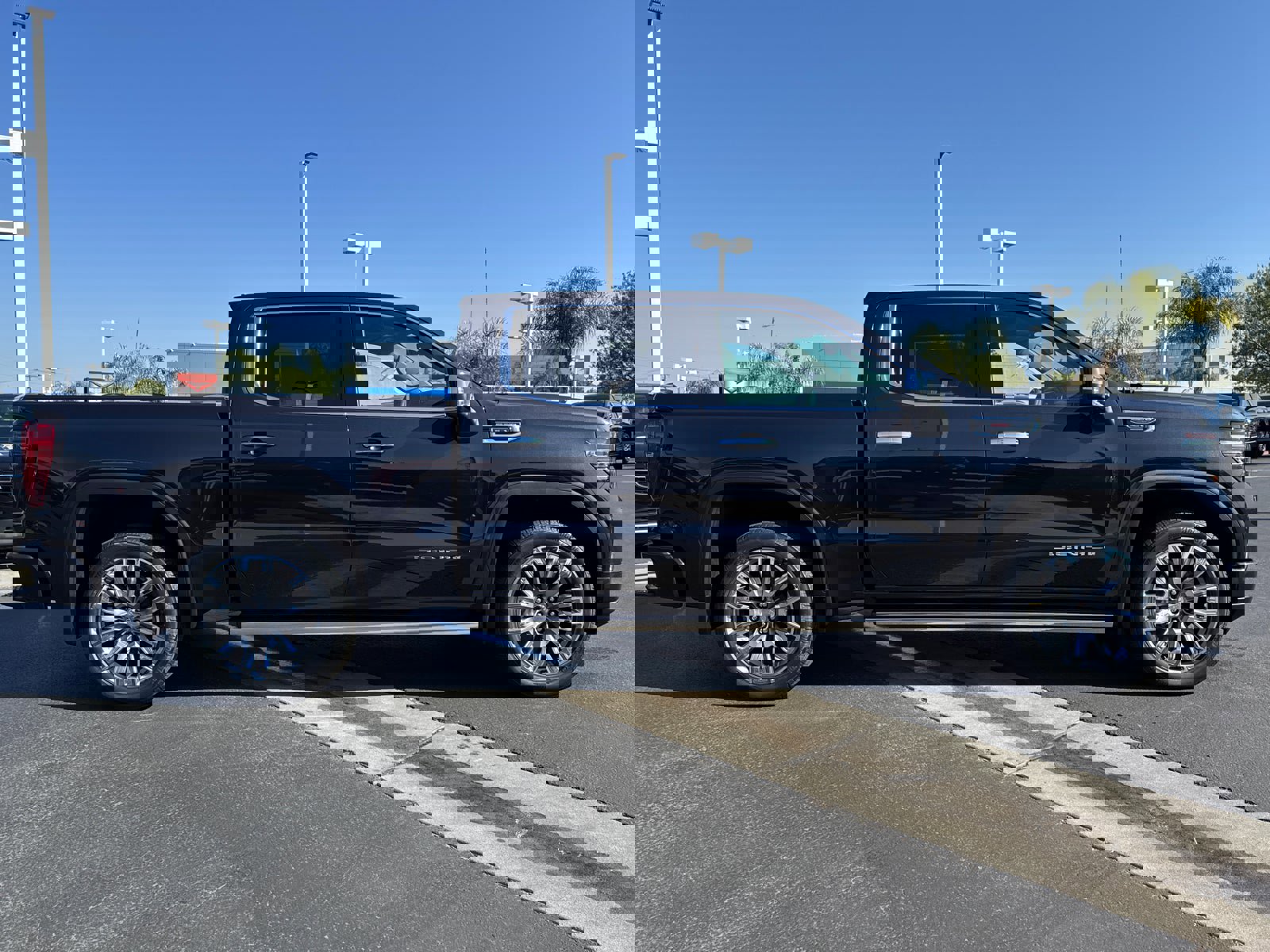 Used 2025 GMC Sierra 1500 Denali image 7